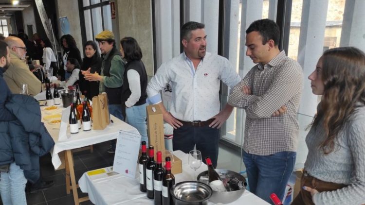 El Mercado Municipal acoge a 17 bodegas en el VI encuentro con las Viñas Viejas de Soria este sábado